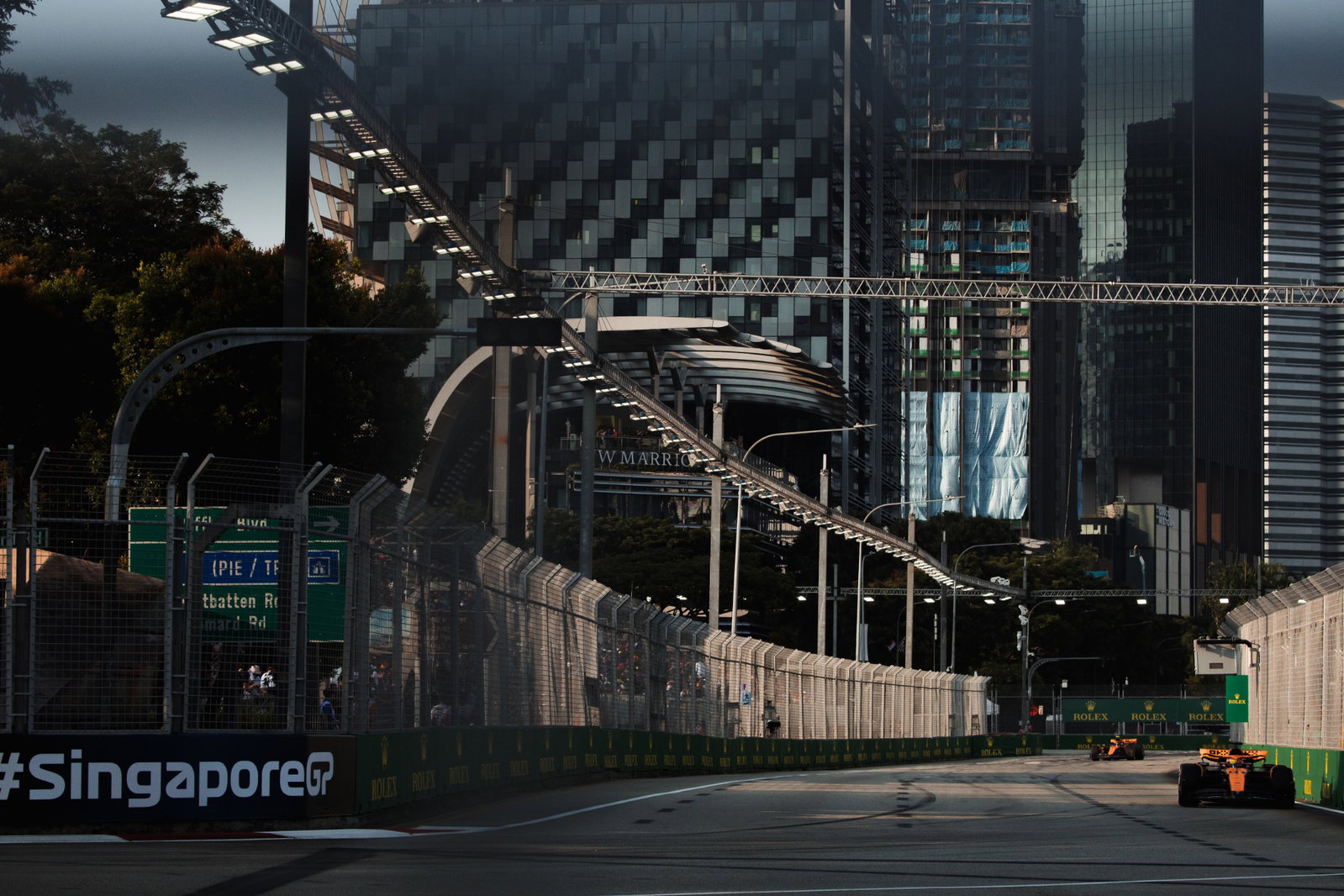 Oscar Piastri (AUS) McLaren MCL60. Formula 1 World Championship, Rd 16, Singapore Grand Prix, Marina Bay Street Circuit,