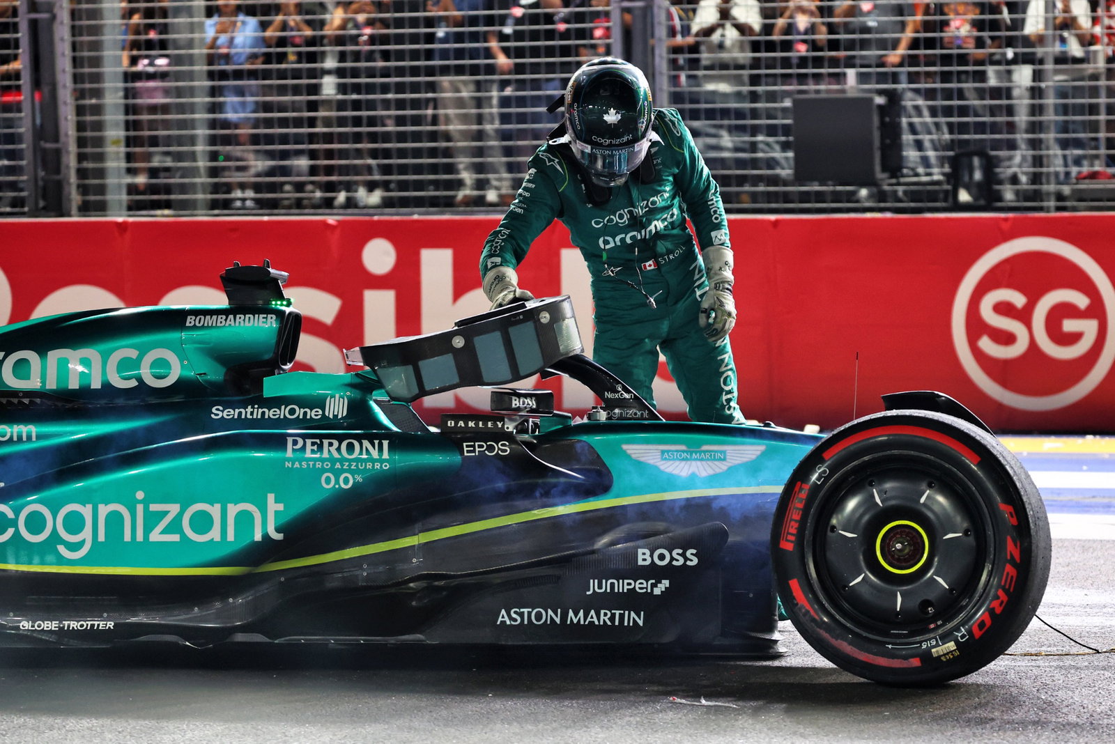 Lance Stroll (CDN) Aston Martin F1 Team AMR23 crashed in qualifying. Formula 1 World Championship, Rd 16, Singapore Grand