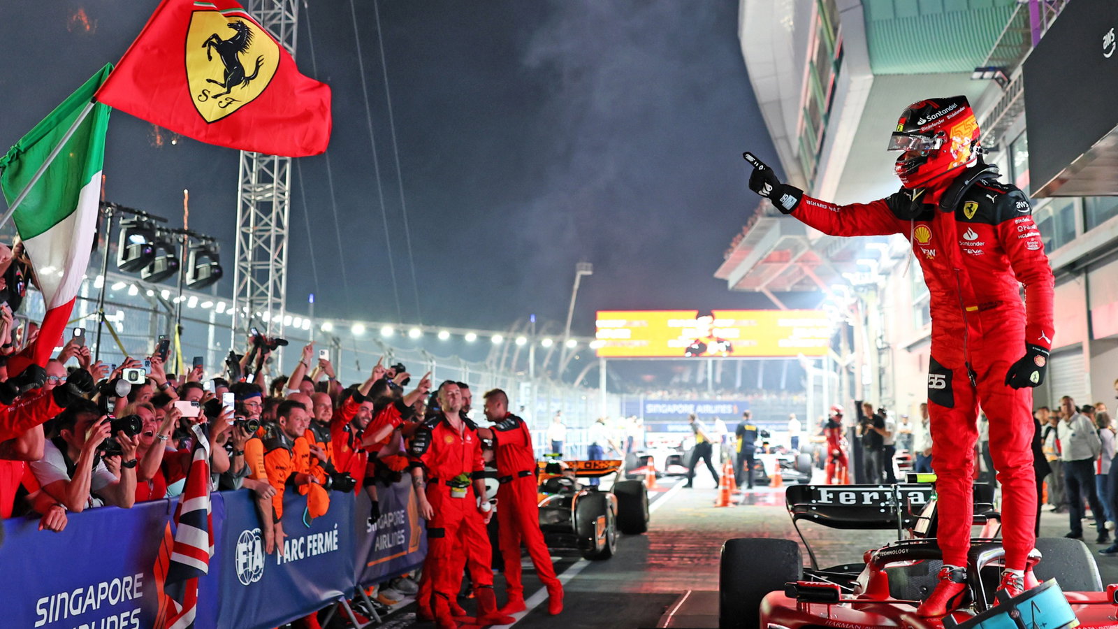Race winner Carlos Sainz Jr (ESP) Ferrari SF-23 celebrates in parc ferme. Formula 1 World Championship, Rd 16, Singapore
