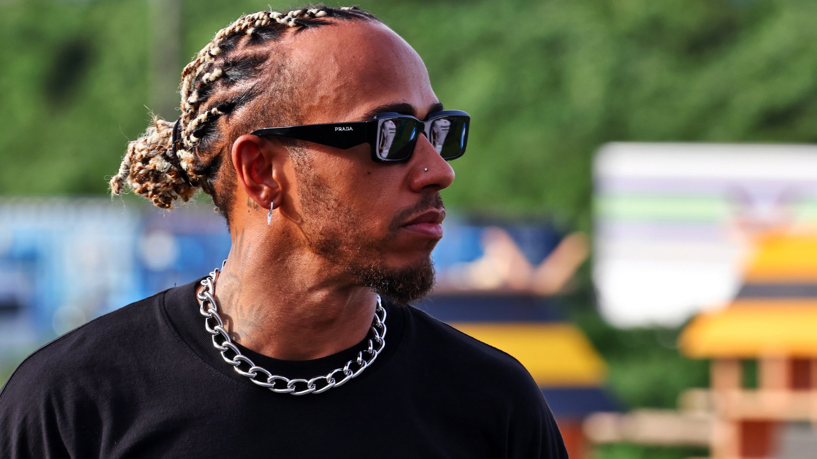 Lewis Hamilton (GBR) Mercedes AMG F1 - Bee Hotel at Buzzin' Corner. Formula 1 World Championship, Rd 17, Japanese Grand