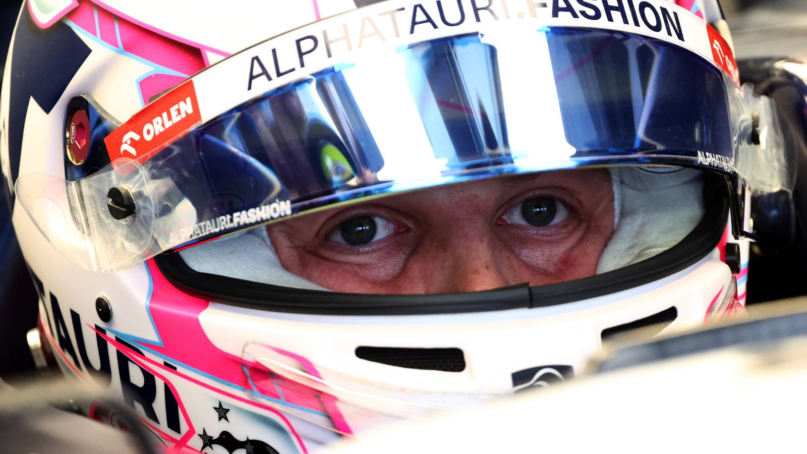 Liam Lawson (NZL) AlphaTauri AT04. Formula 1 World Championship, Rd 17, Japanese Grand Prix, Suzuka, Japan, Qualifying