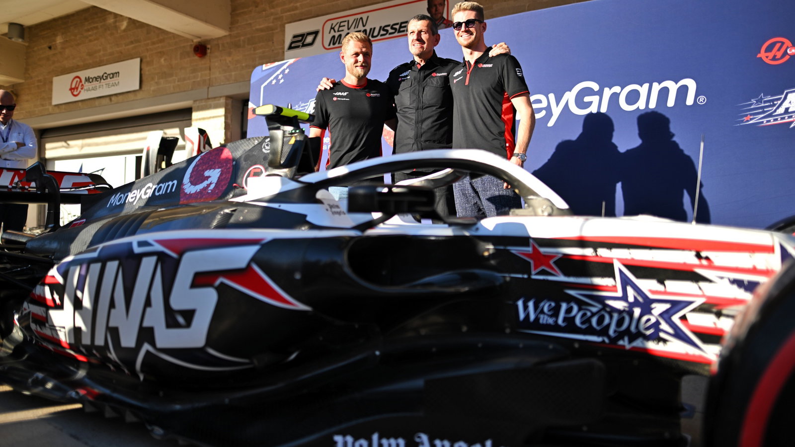 (L to R): Kevin Magnussen (DE