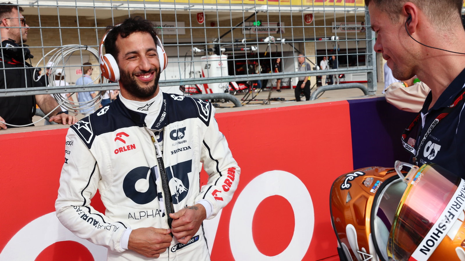 Daniel Ricciardo (AUS) AlphaTauri on the grid. Formula 1 World Championship, Rd 19, United States Grand Prix, Austin,