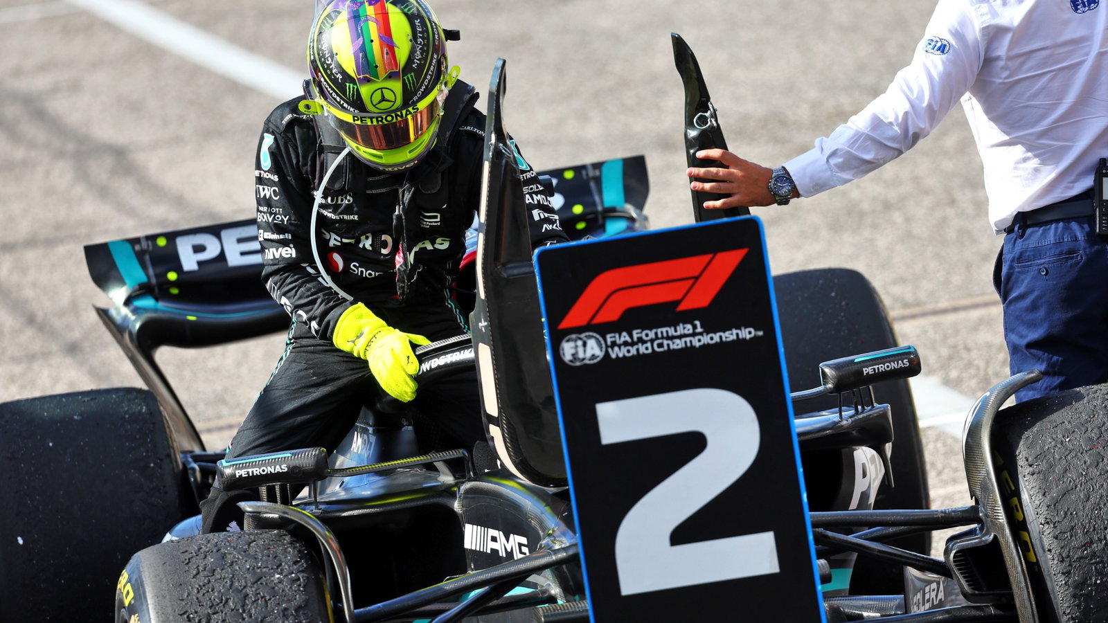 Second placed Lewis Hamilton (GBR) Mercedes AMG F1 W14 in parc ferme. Formula 1 World Championship, Rd 19, United States