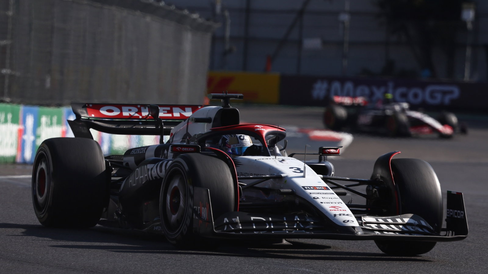 Daniel Ricciardo (AUS) AlphaTauri AT04. Formula 1 World Championship, Rd 20, Mexican Grand Prix, Mexico City, Mexico, Race