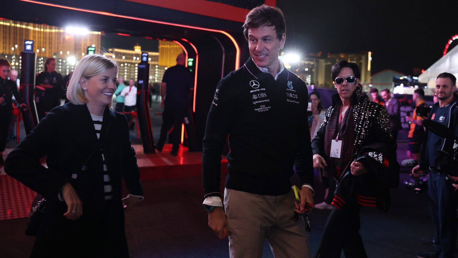 (L to R): Susie Wolff (GBR) F1 Academy Managing Director with husband Toto Wolff (GER) Mercedes AMG F1 Shareholder and