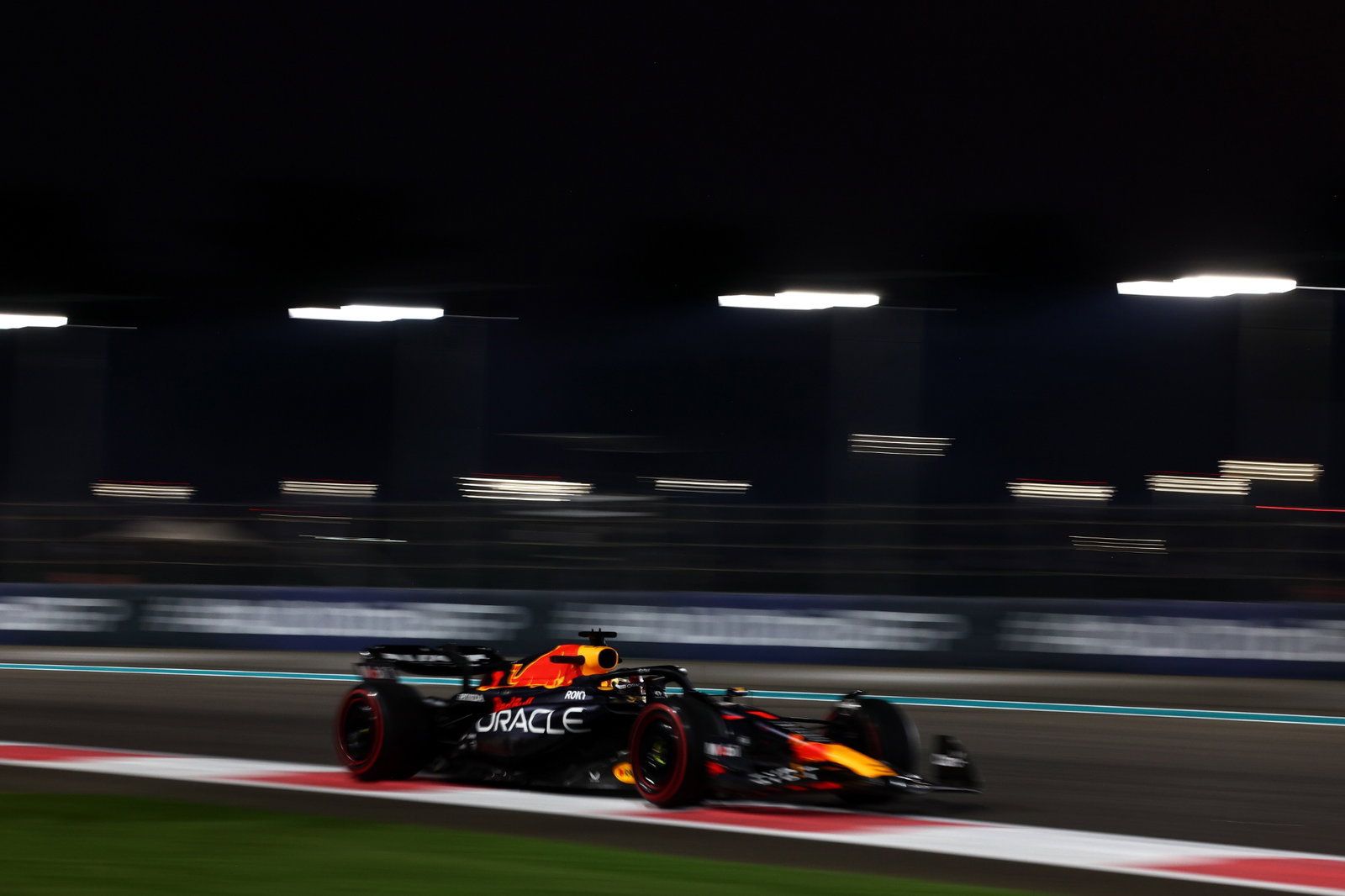 Max Verstappen (NLD) Red Bull Racing RB19. Formula 1 World Championship, Rd 23, Abu Dhabi Grand Prix, Yas Marina Circuit,