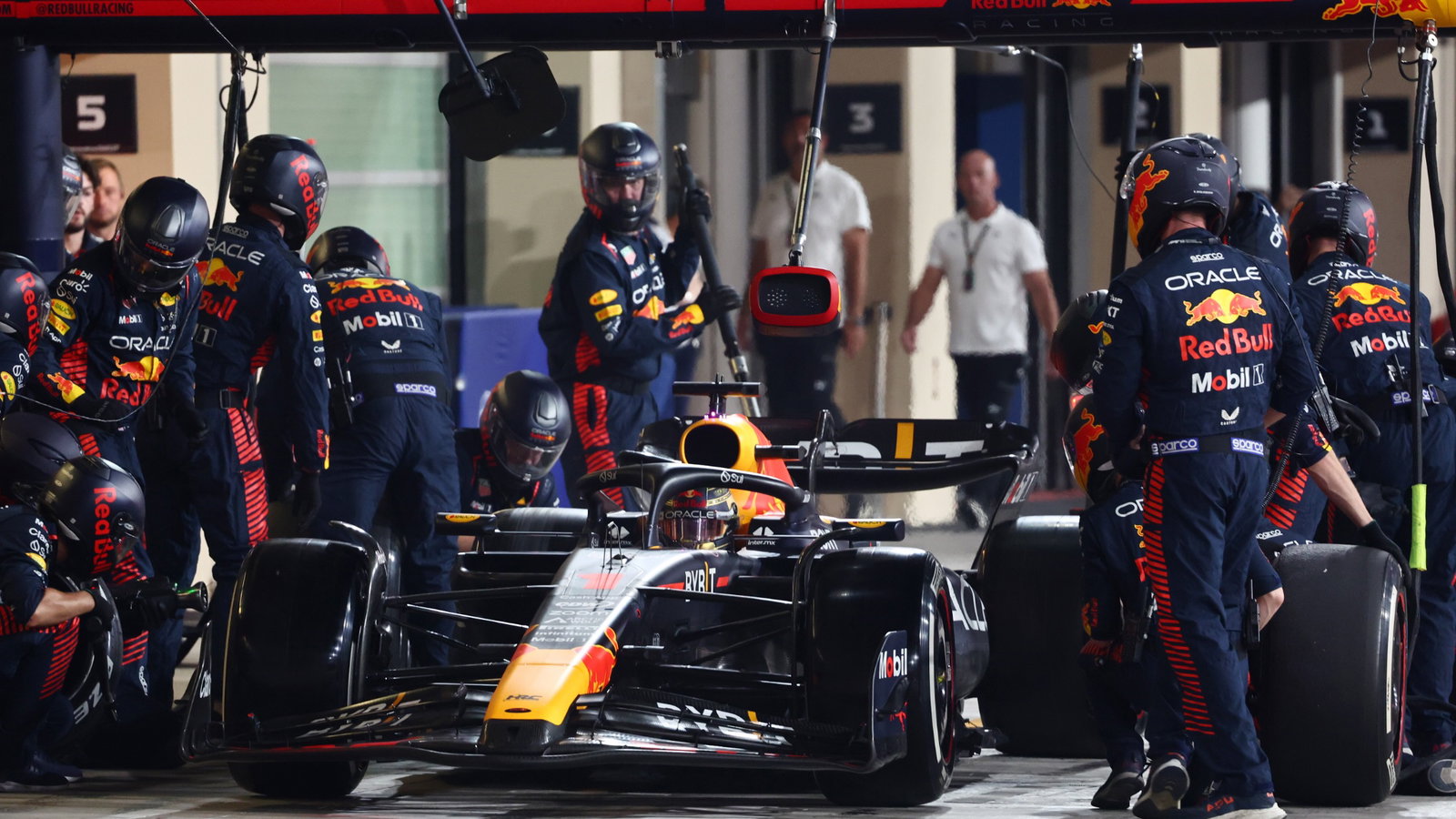 Max Verstappen (NLD) Red Bull Rac