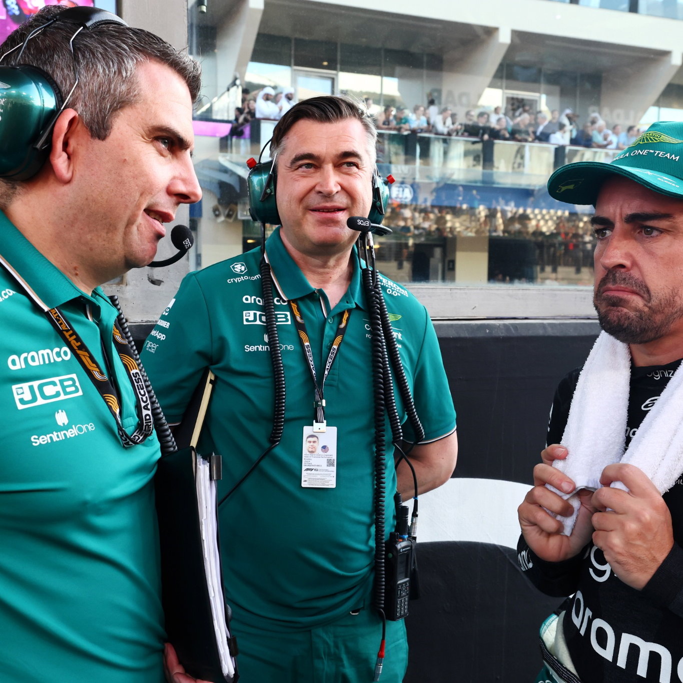 Fernando Alonso (ESP) Aston Martin F1 Team on the grid. Formula 1 World Championship, Rd 23, Abu Dhabi Grand Prix, Yas
