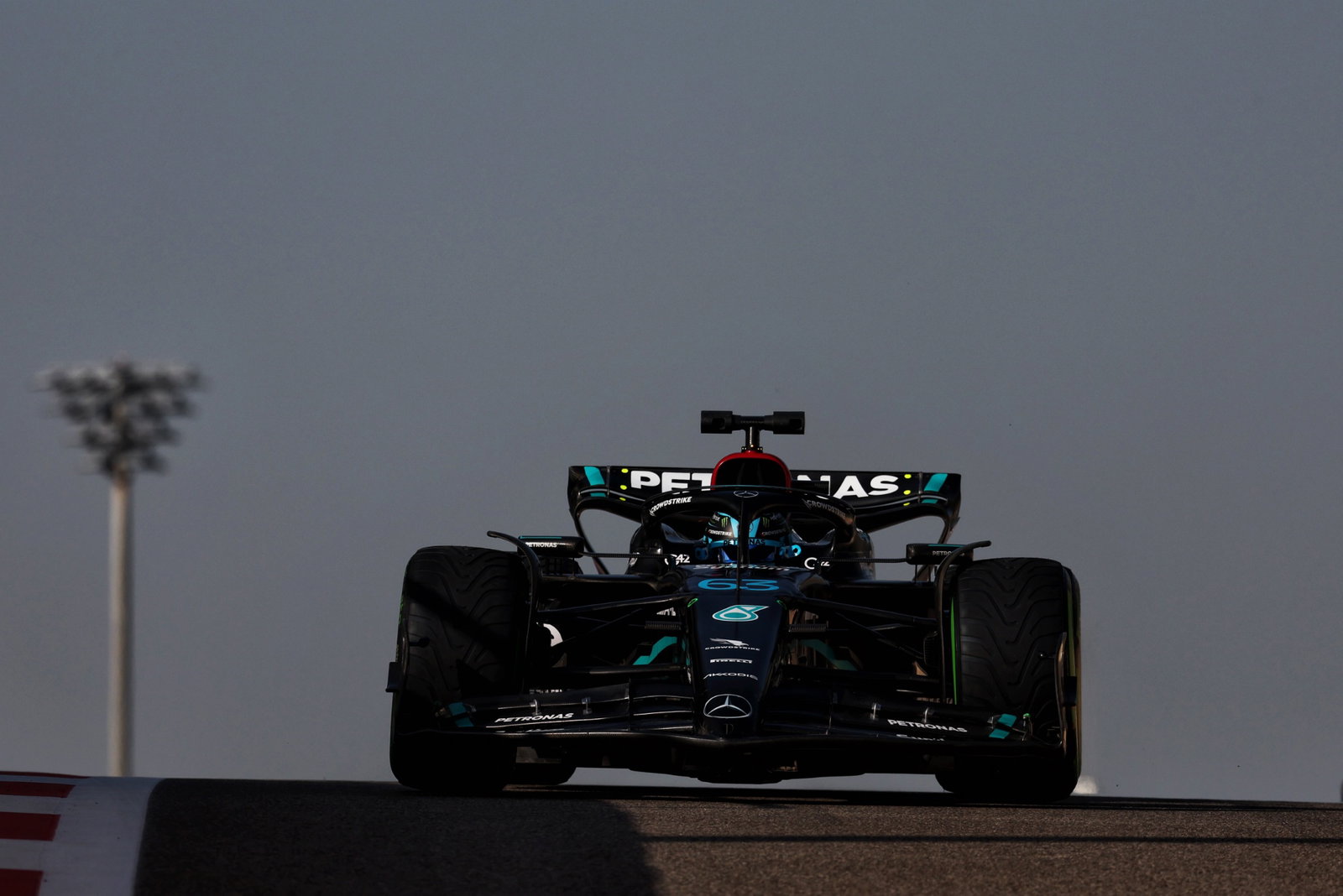 George Russell (GBR) Mercedes AMG F1 W14. Formula 1 Testing, Yas Marina Circuit, Abu Dhabi, Tuesday.- www.xpbimages.com,