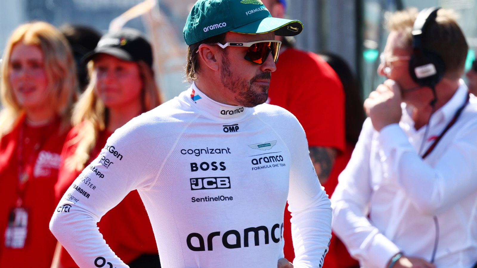 Fernando Alonso (ESP) Aston Martin F1 Team on the grid. Formula 1 World Championship, Rd 3, Australian Grand Prix, Albert
