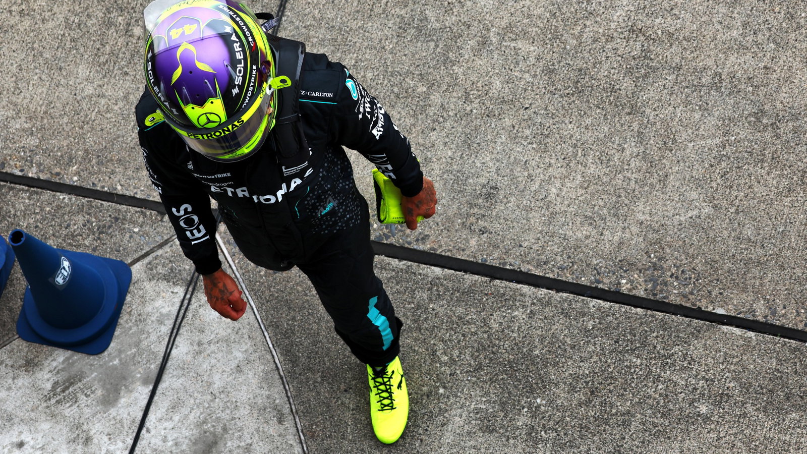 Lewis Hamilton (GBR) Mercedes AMG F1 in qualifying parc ferme. Formula 1 World Championship, Rd 4, Japanese Grand Prix,