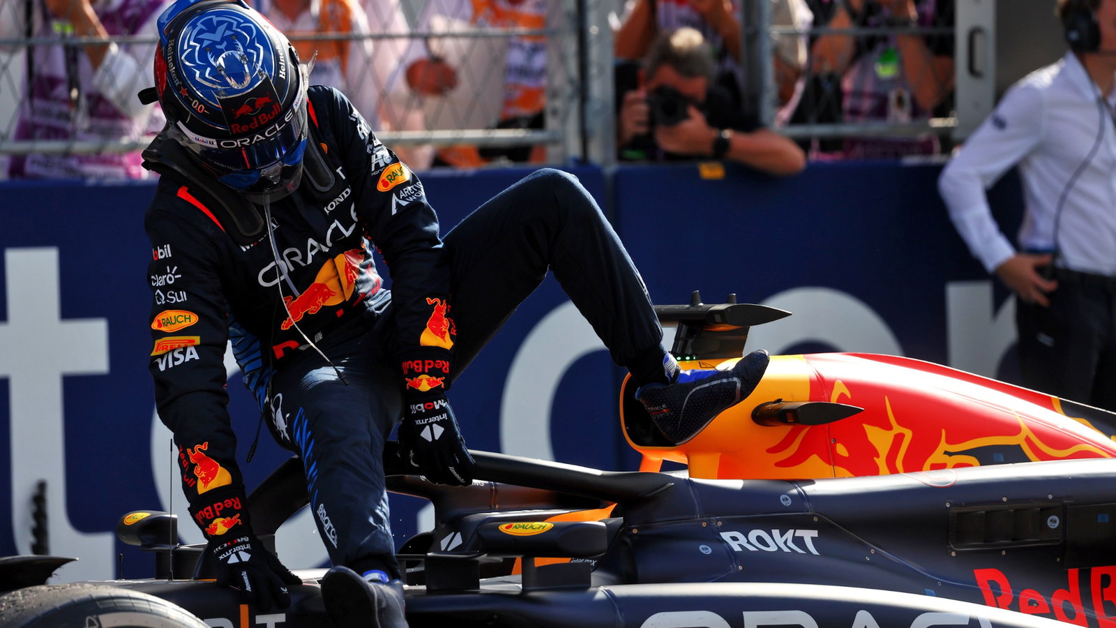Max Verstappen (NLD) Red Bull Racing RB20 in parc ferme. Formula 1 World Championship, Rd 6, Miami Grand Prix, Miami,