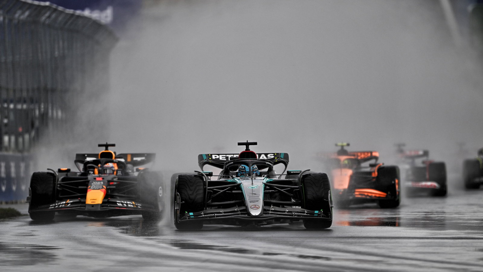 George Russell (GBR) Mercedes AMG F1 W15 leads at the start of the race. Formula 1 World Championship, Rd 9, Canadian