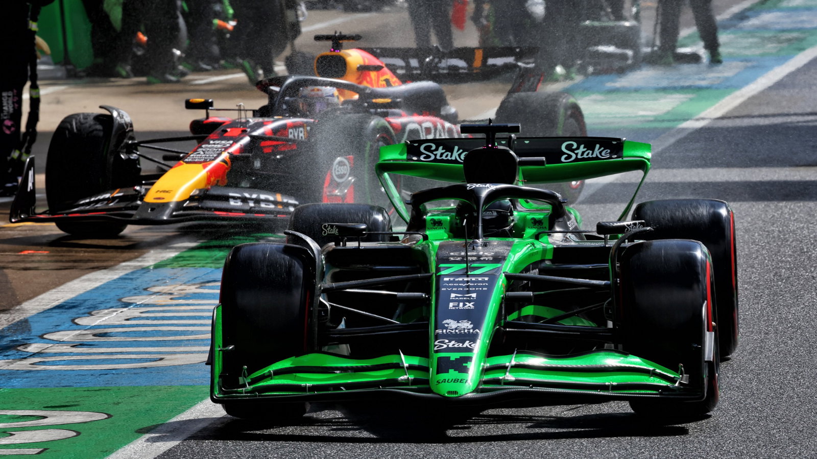 Valtteri Bottas (FIN) Sauber C44 makes a pit stop. Formula 1 World Championship, Rd 12, British Grand Prix, Silverstone,