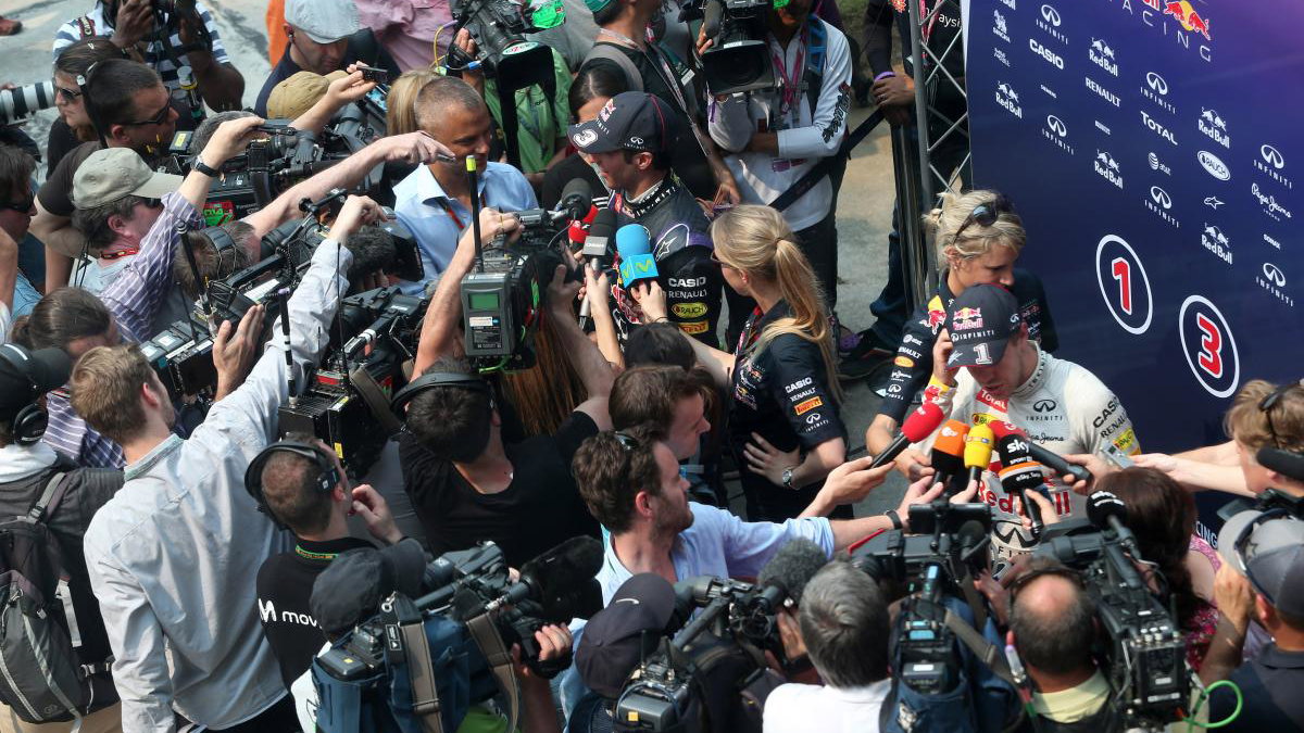 28.03.2014- Free Practice 2, Daniel Ricciardo (AUS) Red Bull Racing RB10 and Sebastian Vettel (GER)