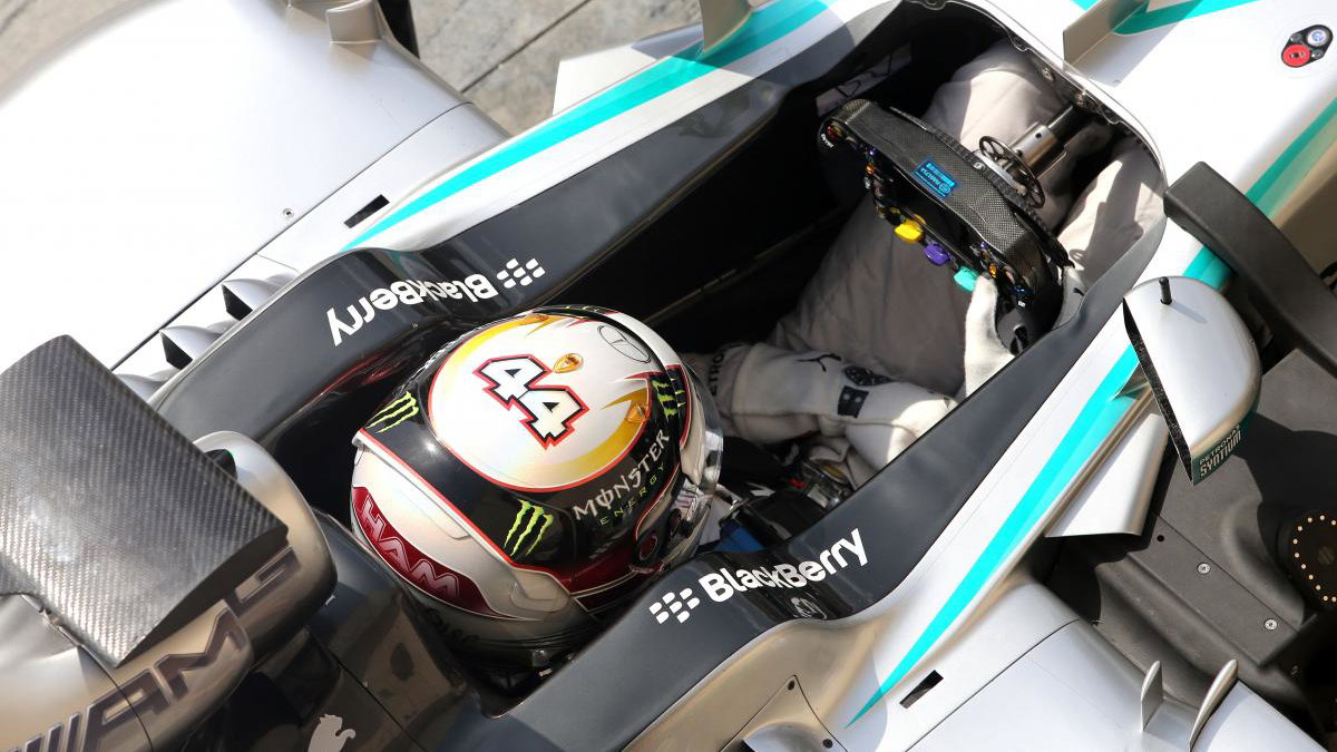 Lewis Hamilton (GBR), Mercedes AMG F1 Team 09.04.2014. Formula One Testing, Bahrain Test, Day Two,