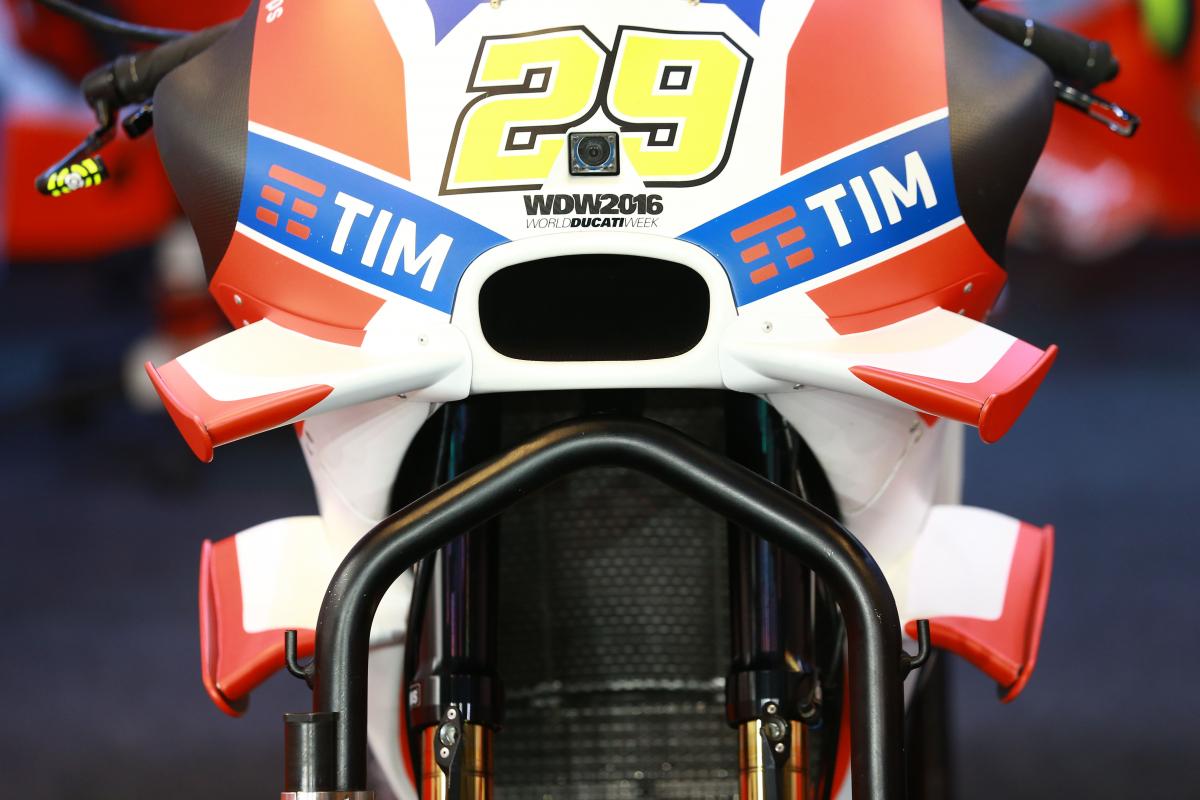 2016 Spanish MotoGP - Race Day LIVE!