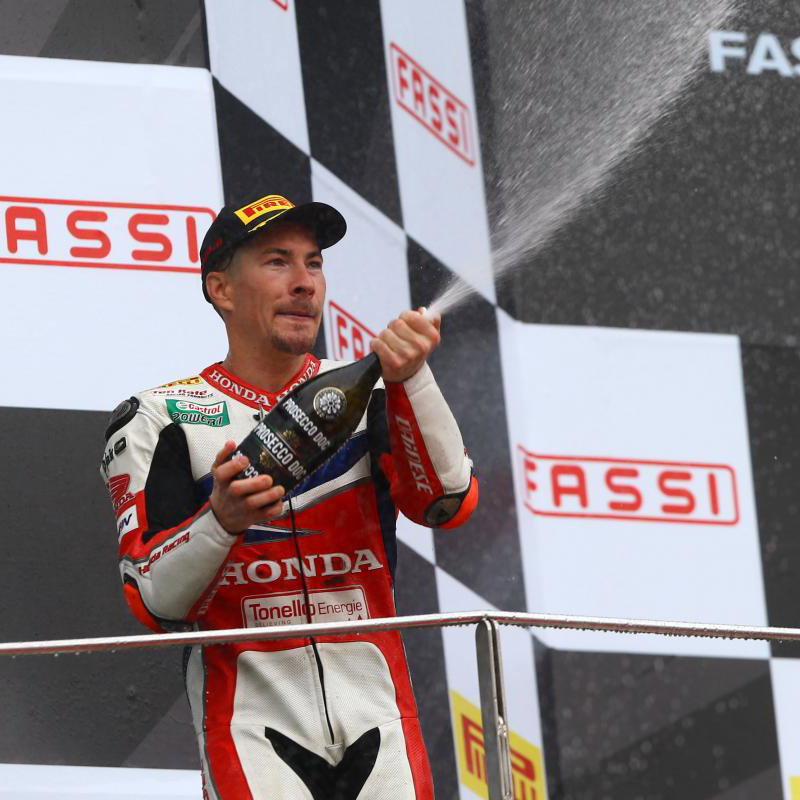 Guintoli celebrates maiden WSBK triumph