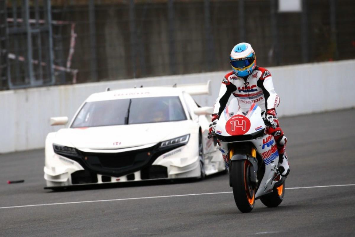 MotoGP: Congratulations Mr and Mrs Laverty!
