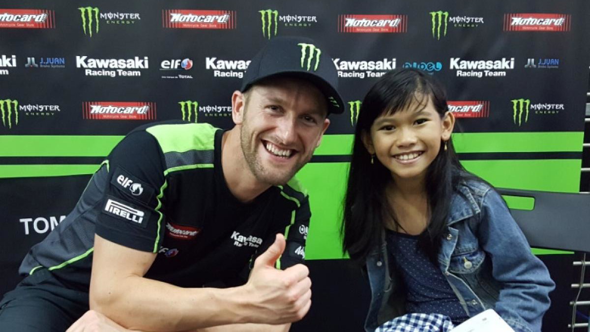 WSBK Sepang: Shaina interviews Tom Sykes!